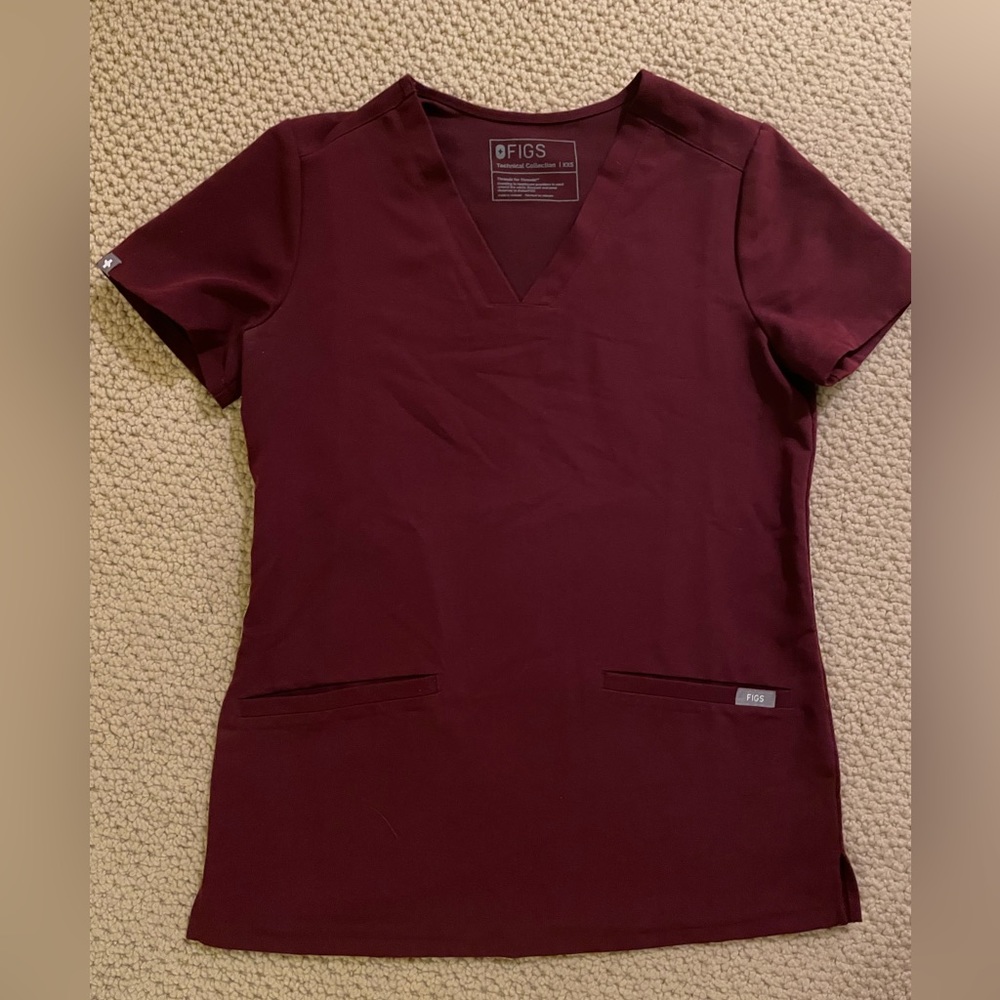 FIGS scrub top